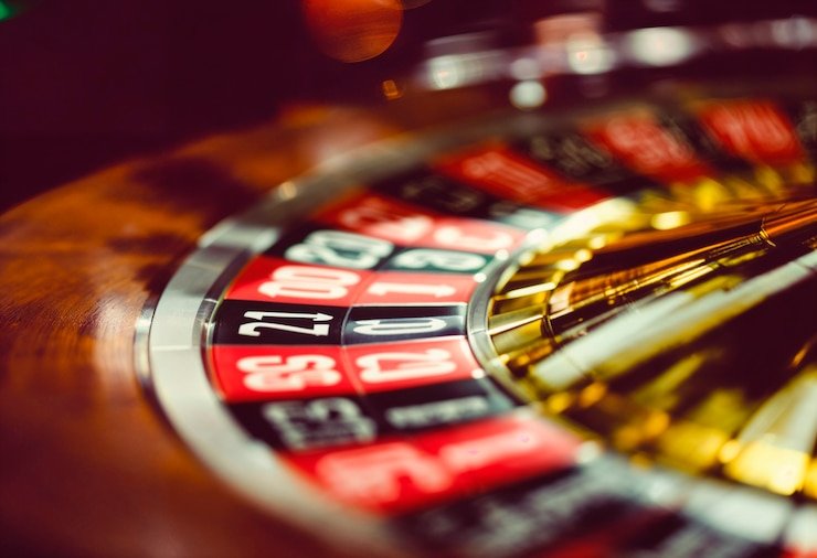 Buffalo King slot game reels displaying wildlife symbols and payline indicators on situs terbesar